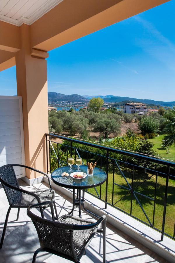 Artemis Hotel *